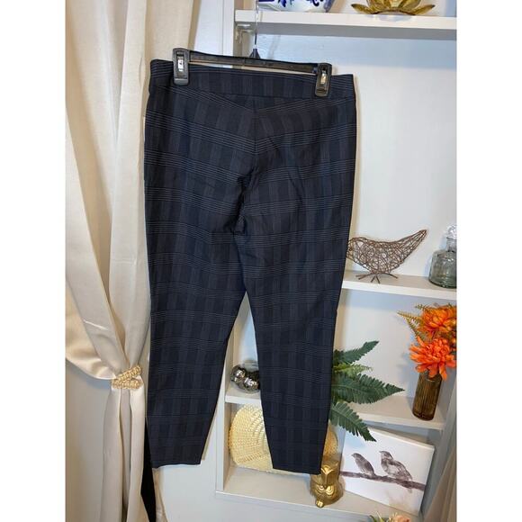 NWT $78 Nanette Lepore Black Grey size Medium Plaid Stretchy Pants - Picture 3 of 9